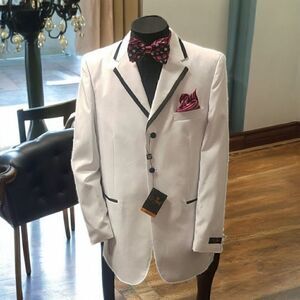 MEN'S CLASSIC FIT WHITE 3 BUTTON TWO PIECE TUXEDO 42L. T108
